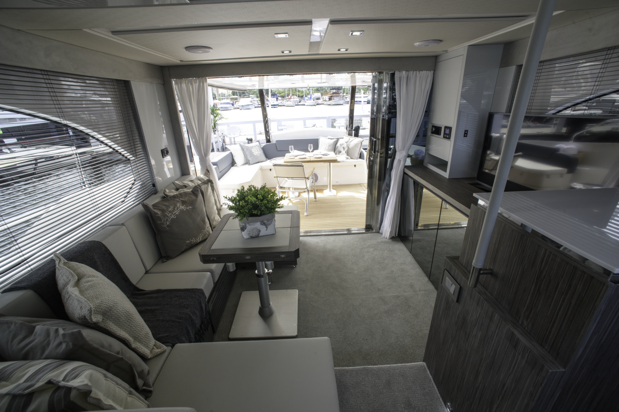 Sessa F48 INT_VAZ6368