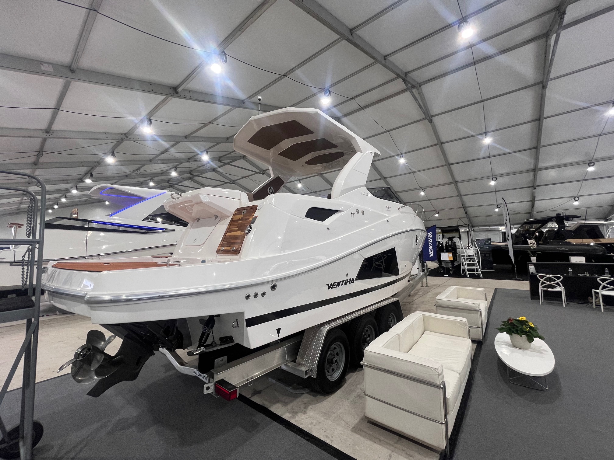 ventura_v300_daycruiser_8276