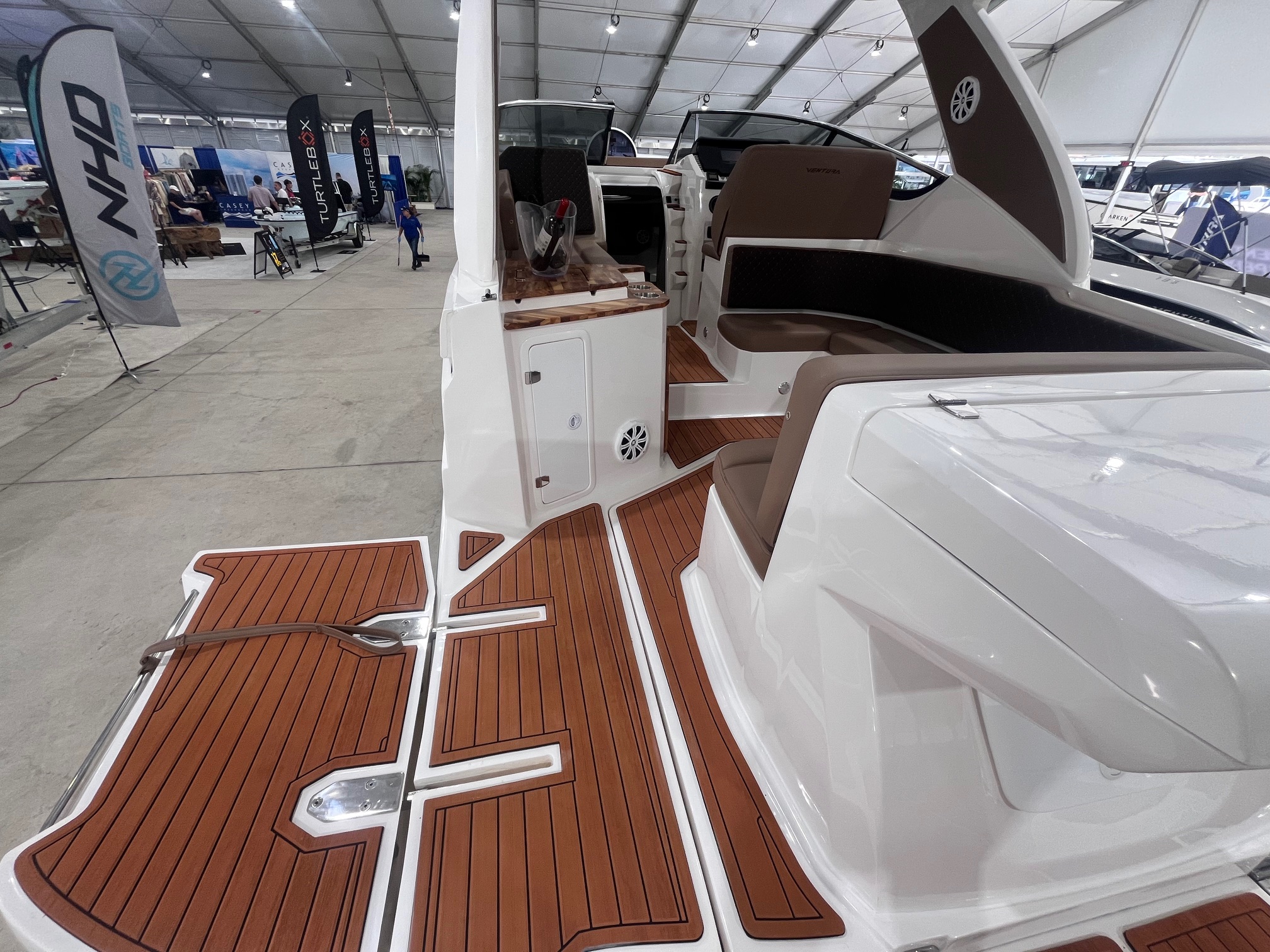 ventura_v300_daycruiser_8279